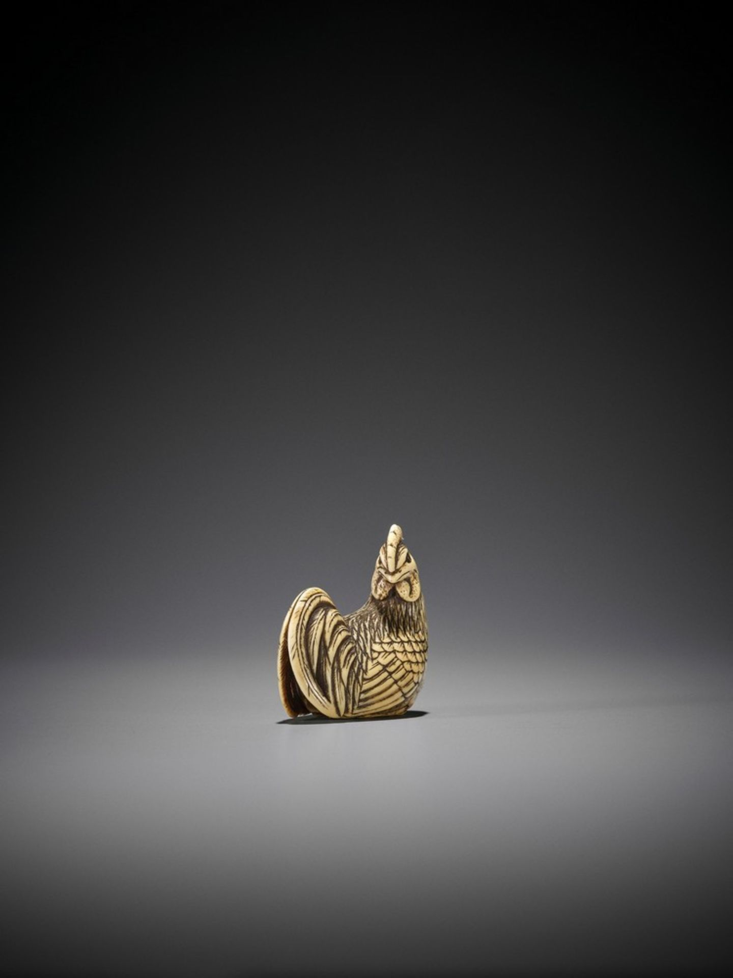 OKAKOTO: A FINE IVORY NETSUKE OF A COCKEREL By Yamaguchi Okakoto, signed Okakoto 岡言Japan, Kyoto, - Bild 7 aus 12