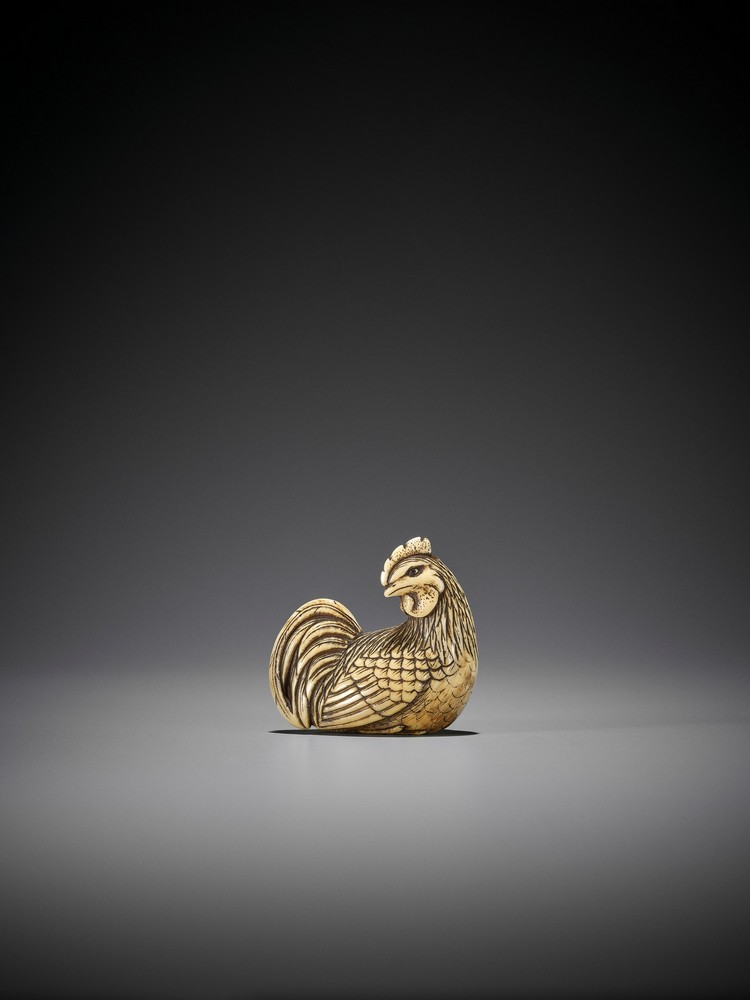 OKAKOTO: A FINE IVORY NETSUKE OF A COCKEREL By Yamaguchi Okakoto, signed Okakoto 岡言Japan, Kyoto,