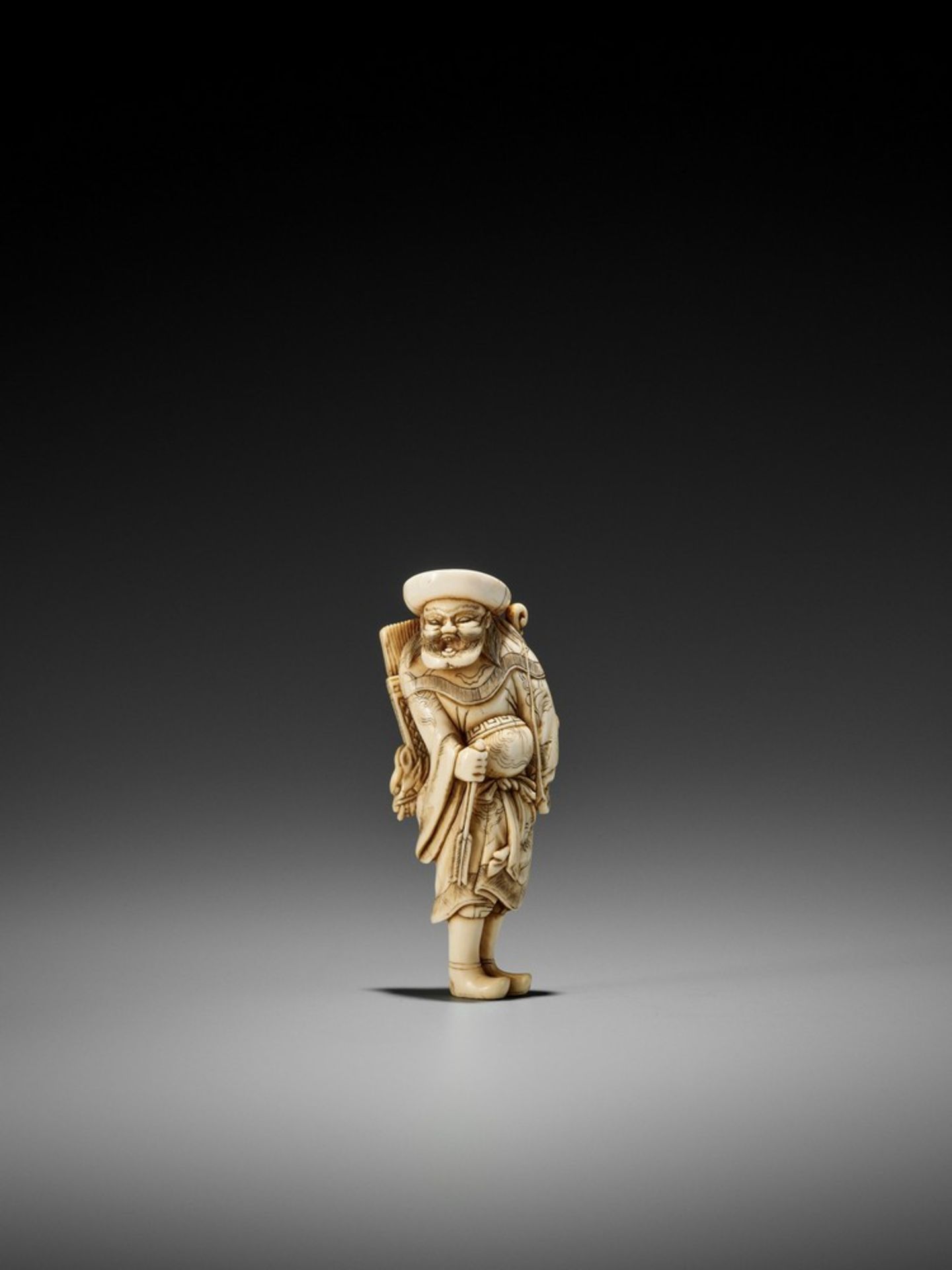 MITSUHARU: AN IVORY NETSUKE OF A TARTAR ARCHER By Mitsuharu, unsignedJapan, Kyoto, late 18th - Bild 3 aus 9