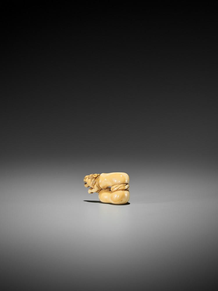 AN EARLY AND AMUSING IVORY NETSUKE OF CHOKARO’S HORSE STUCK IN A GOURD UnsignedJapan, 18th - Image 7 of 12