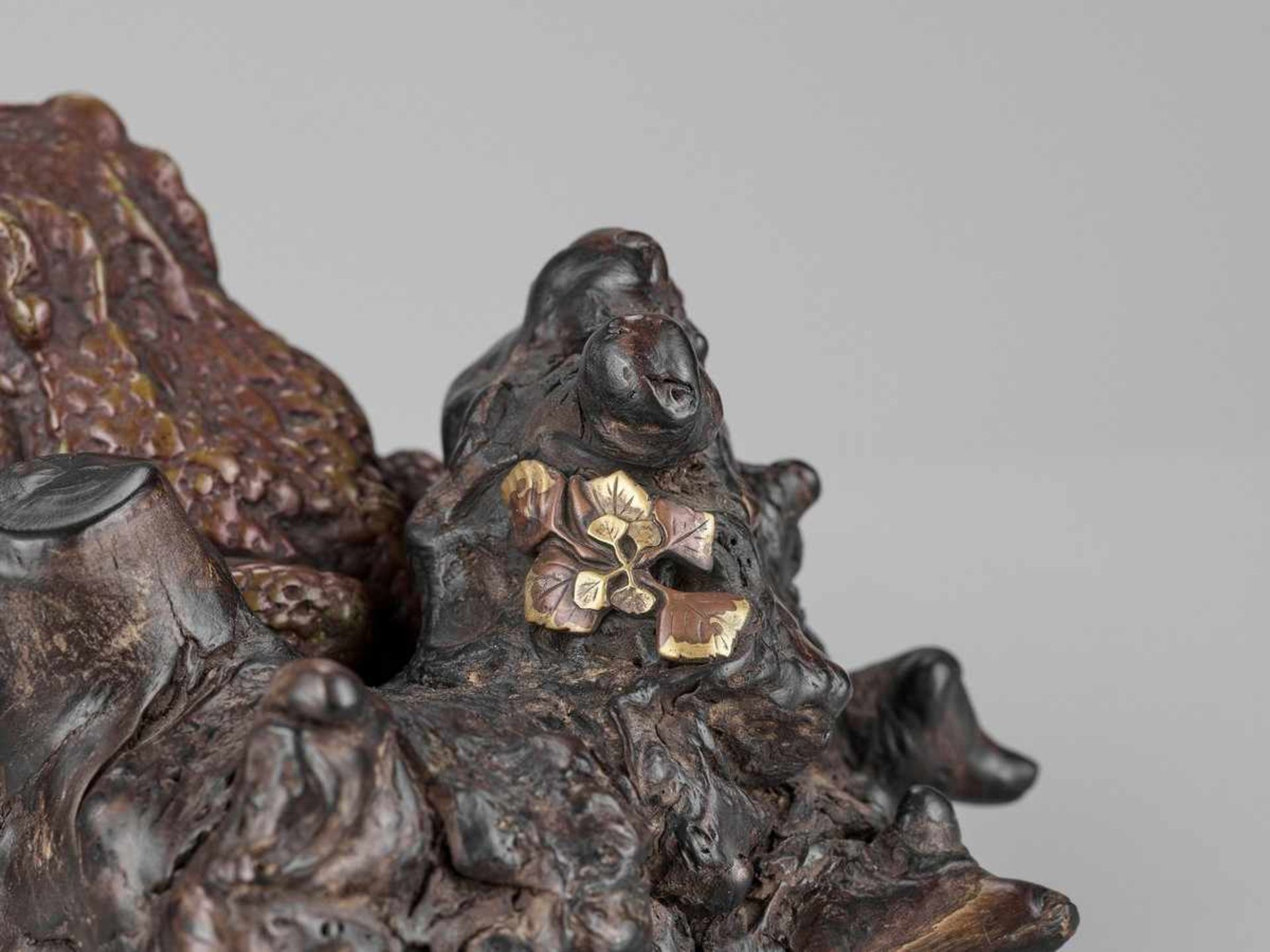 A FINE PARCEL-GILT BRONZE AND ROOT WOOD OKIMONO OF A TOAD Japan, Meiji period (1868-1912)The toad - Image 11 of 12