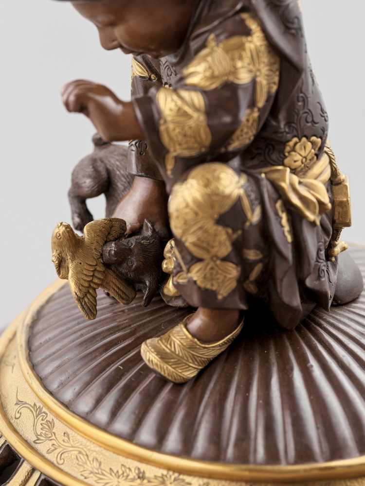 MIYAO EISUKE: A MASSIVE, RARE AND VERY FINE PARCEL-GILT BRONZE TRIPOD KORO AND FIGURAL COVER By - Image 11 of 14