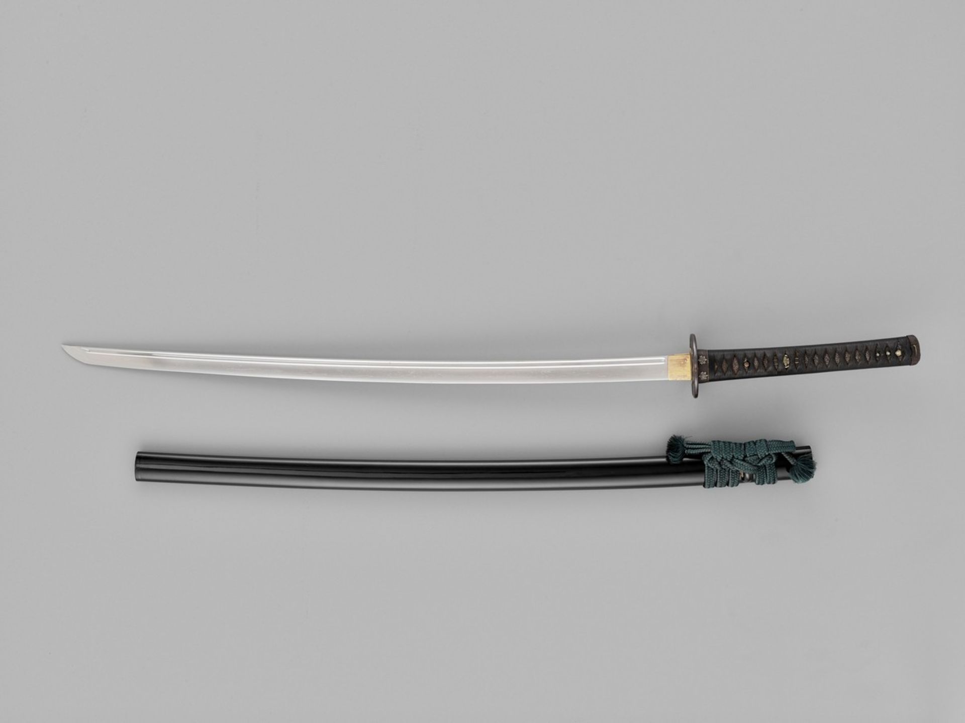A KATANA IN KOSHIRAE WITH NBTHK CERTIFICATE Japan, 18th century, Edo period (1615-1868)The blade: - Bild 3 aus 12
