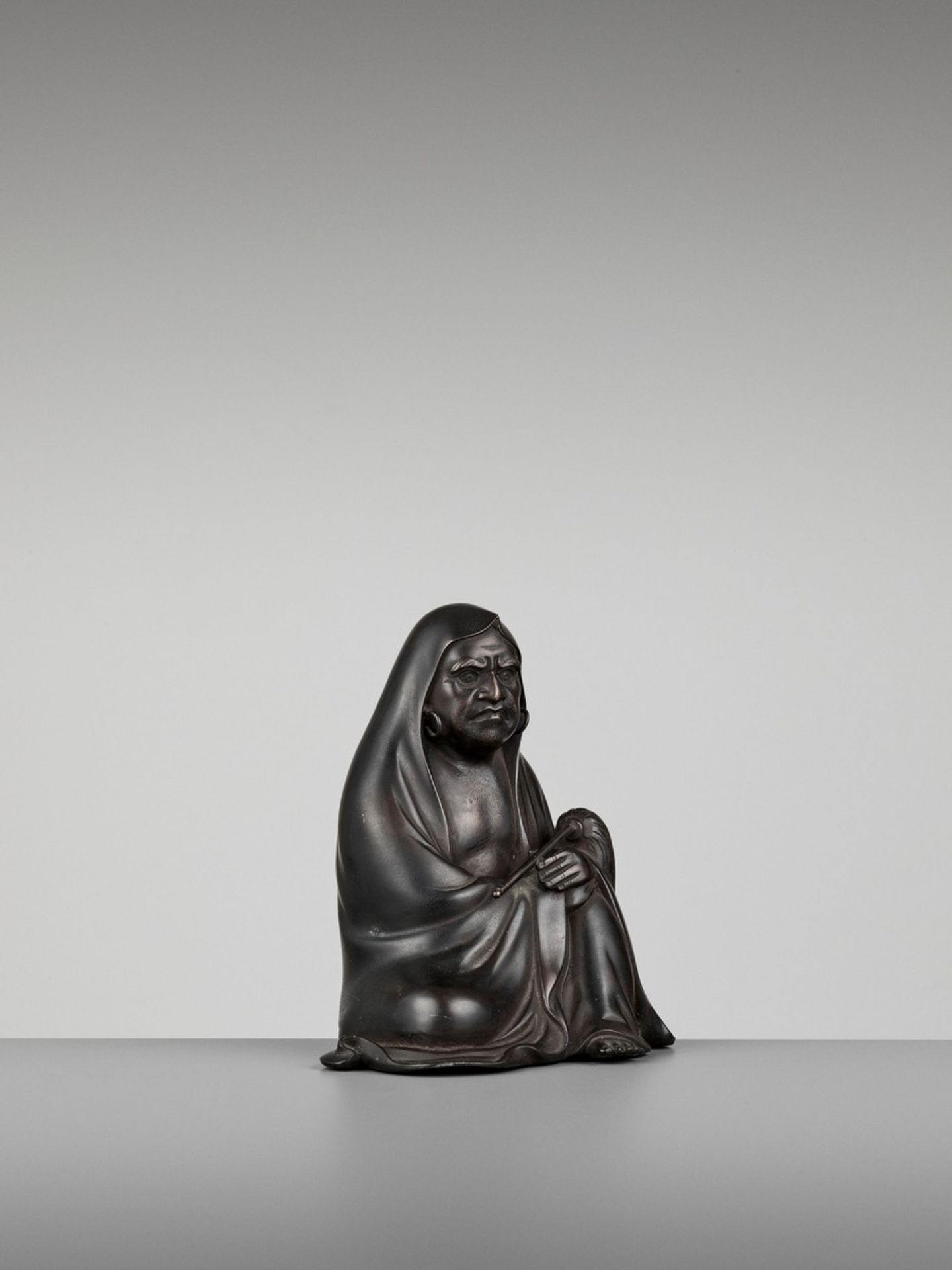 MASAYUKI: A BRONZE OKIMONO OF DARUMA By Masayuki, signed MasayukiJapan, Meiji period (1868-1912) - Bild 8 aus 11