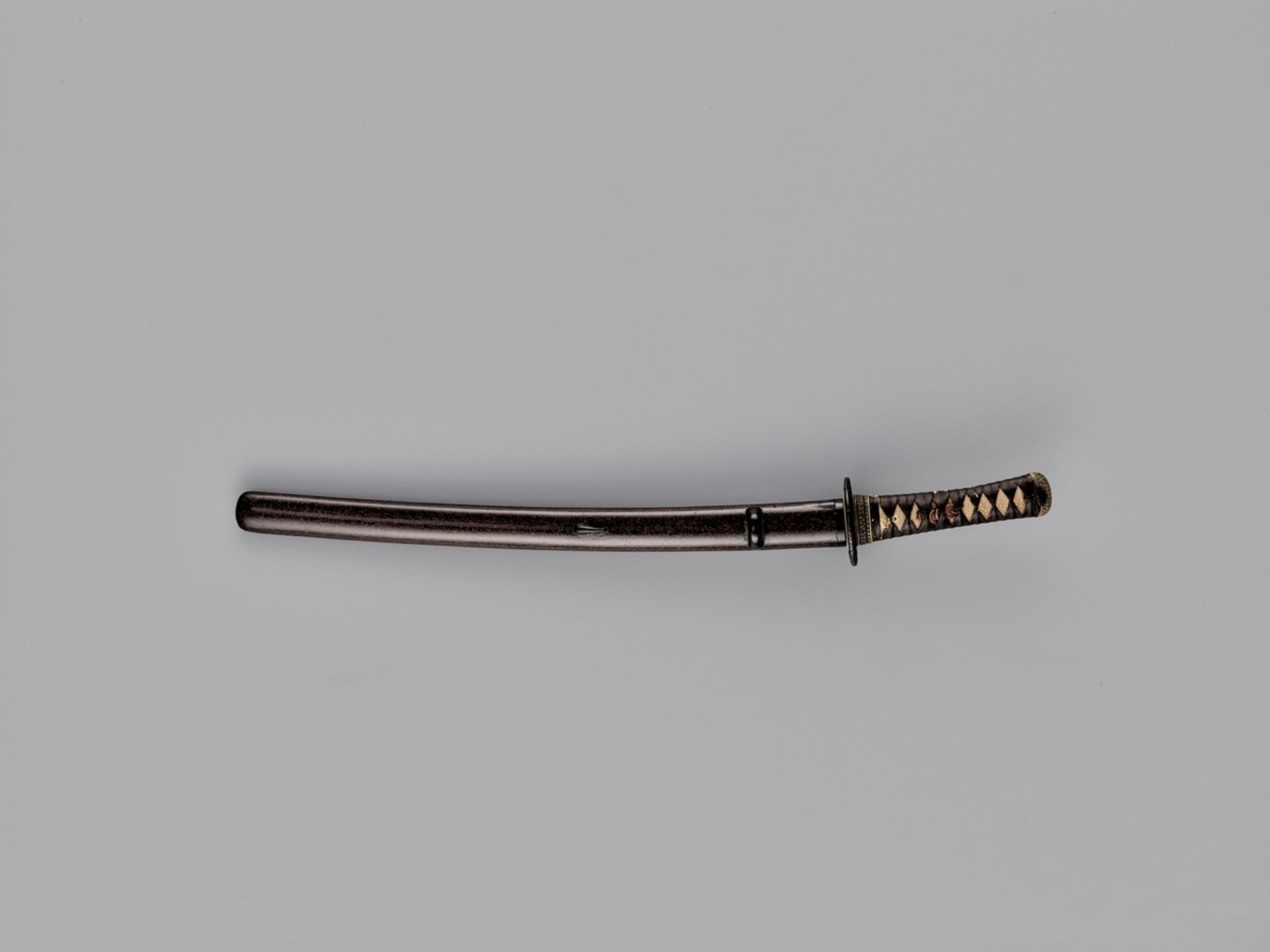 NORIMITSU: A WAKIZASHI IN KOSHIRAE By Norimitsu, signed Bishu Osafune NorimitsuJapan, mid-16th to - Bild 12 aus 12