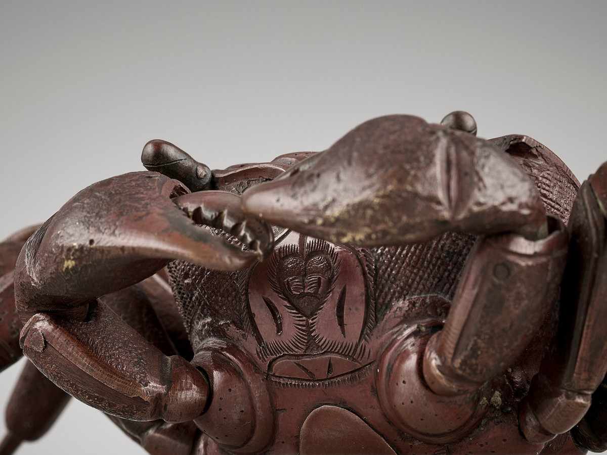 A RARE ARTICULATED BRONZE MODEL OF A CRAB Japan, late 19th century, Meiji period (1868-1912)A - Image 2 of 11
