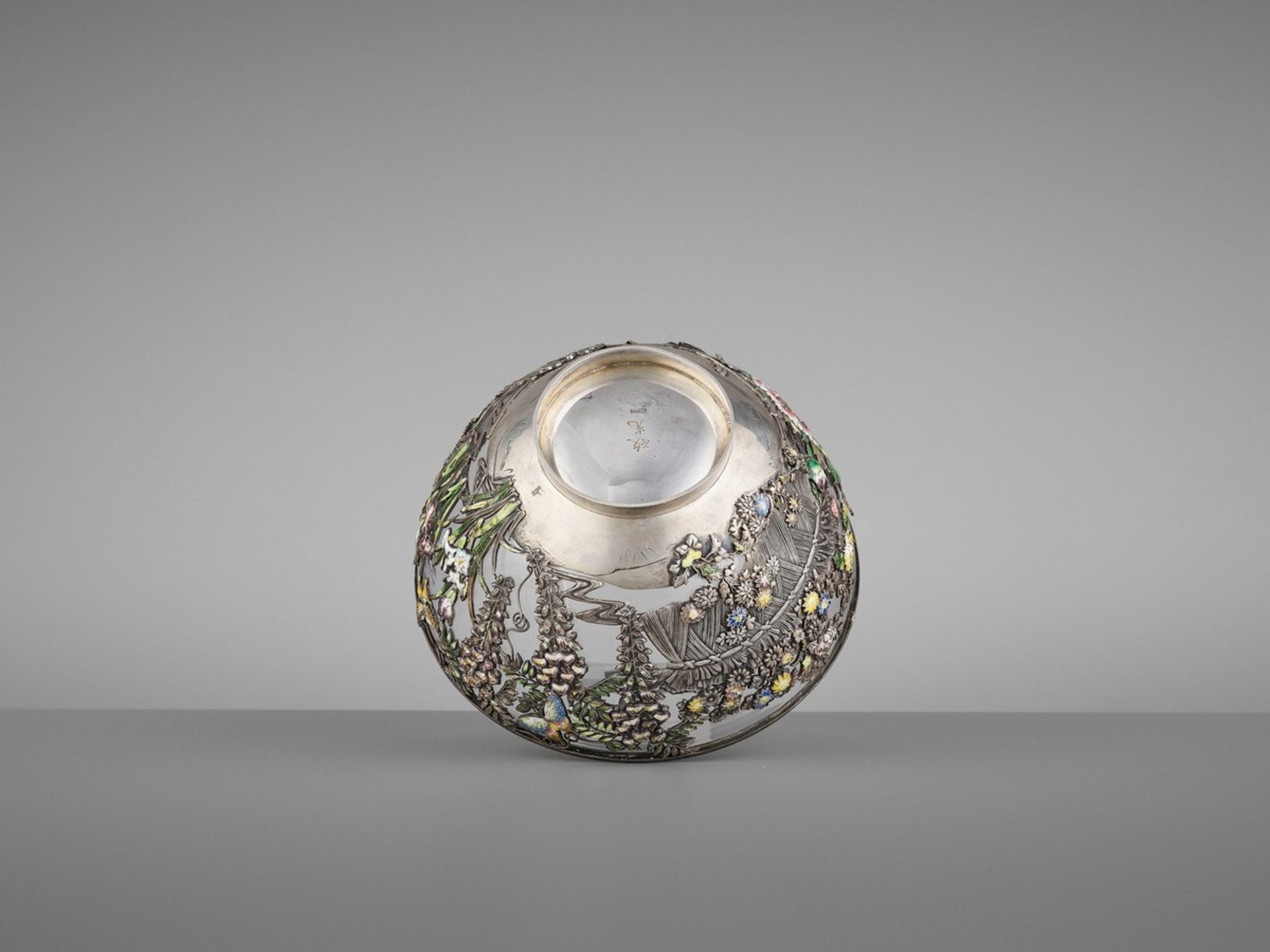 MASAMITSU: A SILVER, ENAMEL AND GLASS BOWL By Masamitsu, signed MasamitsuJapan, Meiji period (1868- - Bild 8 aus 9