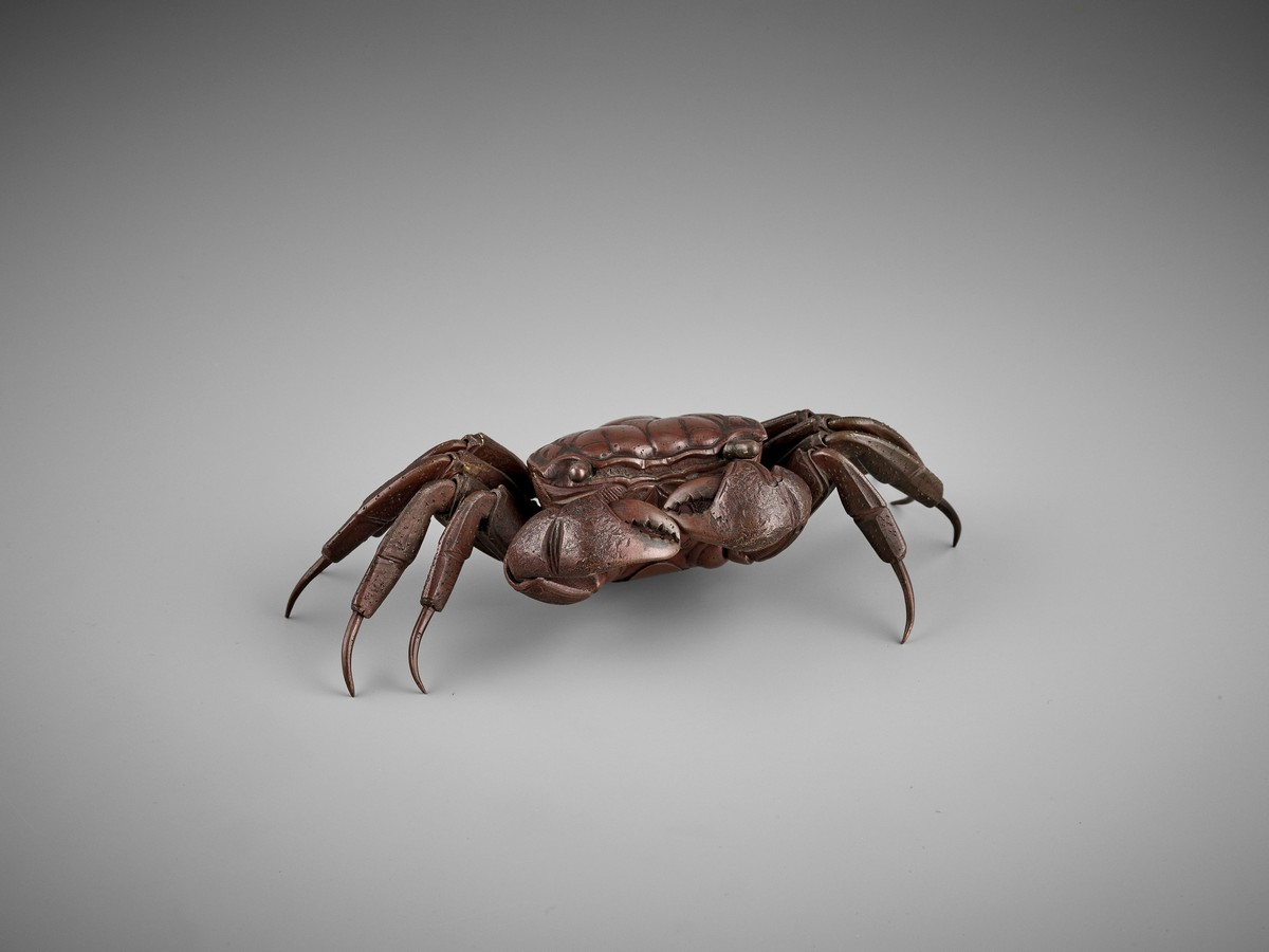 A RARE ARTICULATED BRONZE MODEL OF A CRAB Japan, late 19th century, Meiji period (1868-1912)A - Image 9 of 11