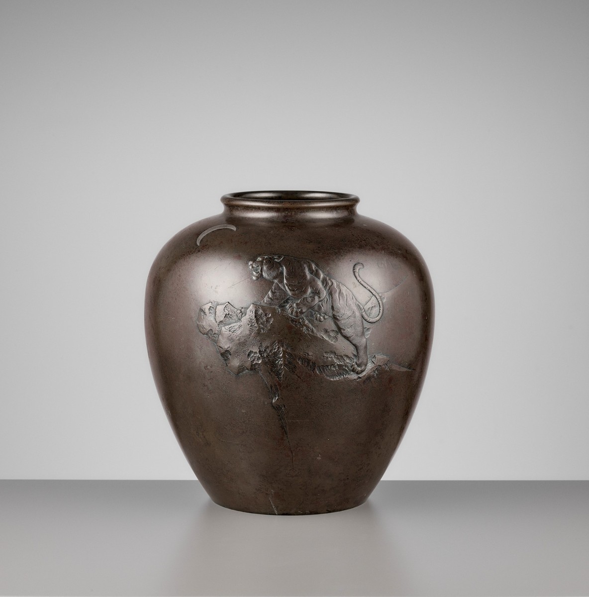 SEIGYOKU: A MASSIVE SILVER-INLAID BRONZE VASE WITH A TIGER AND CRESCENT MOON By Seigyoku, signed - Image 3 of 9