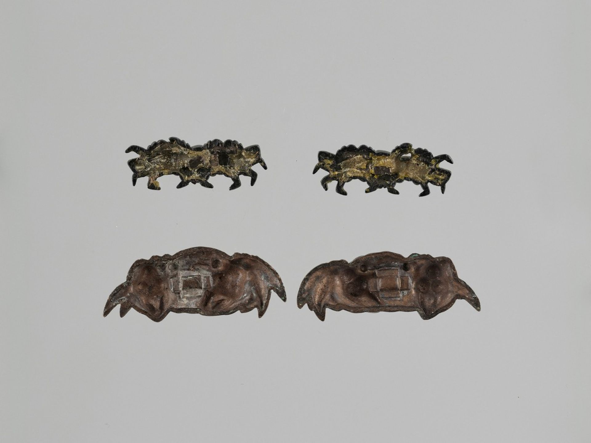 TWO MATCHING PAIRS OF MENUKI DEPICTING CRABS Japan, 19th century, Edo period (1615-1868)The first - Image 2 of 4