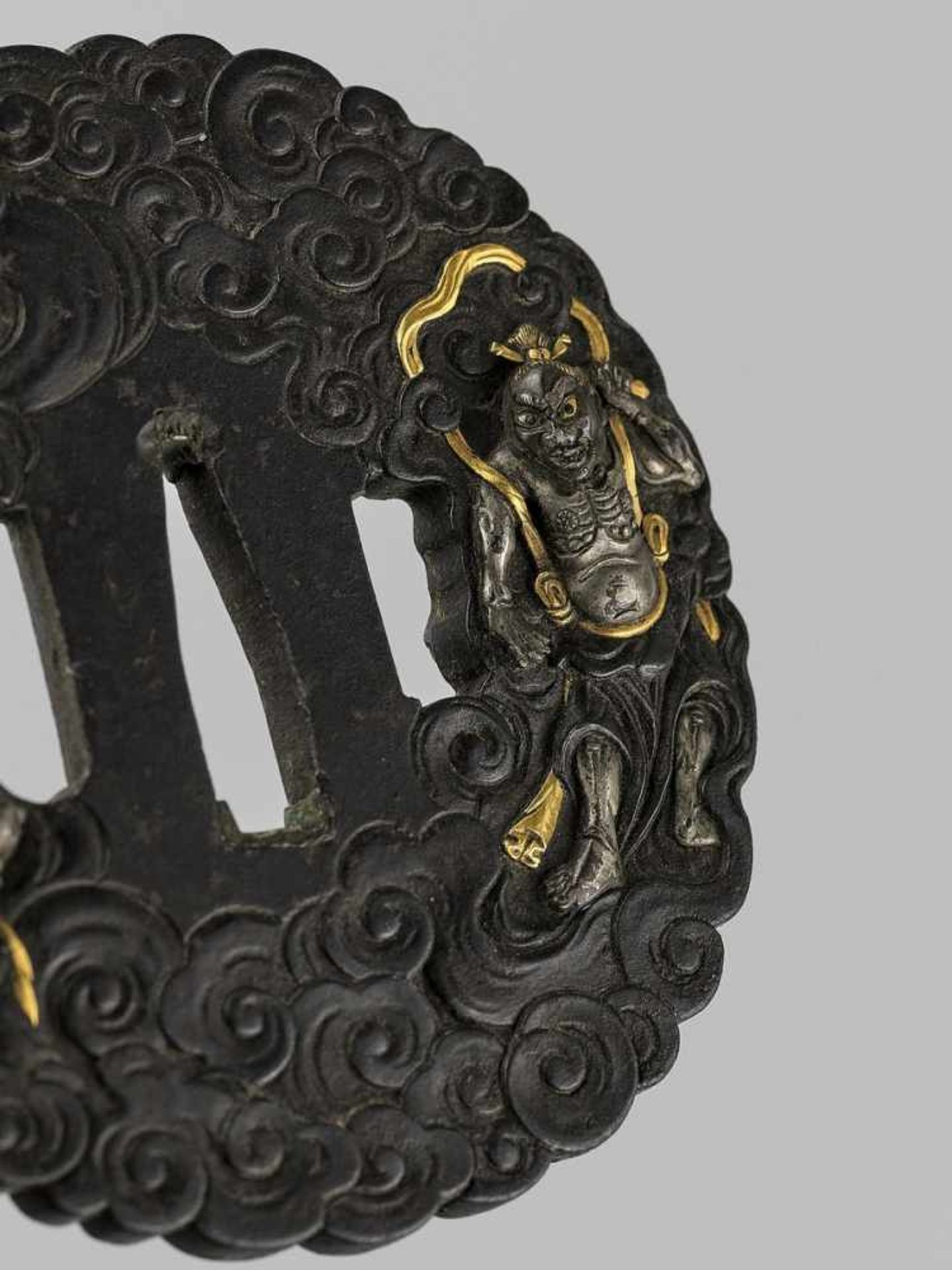 MASAYUKI: A HAMANO SCHOOL IRON TSUBA WITH TEMPLE GUARDIANS (NIO) After Hamano Masayuki (Hamano - Bild 2 aus 5