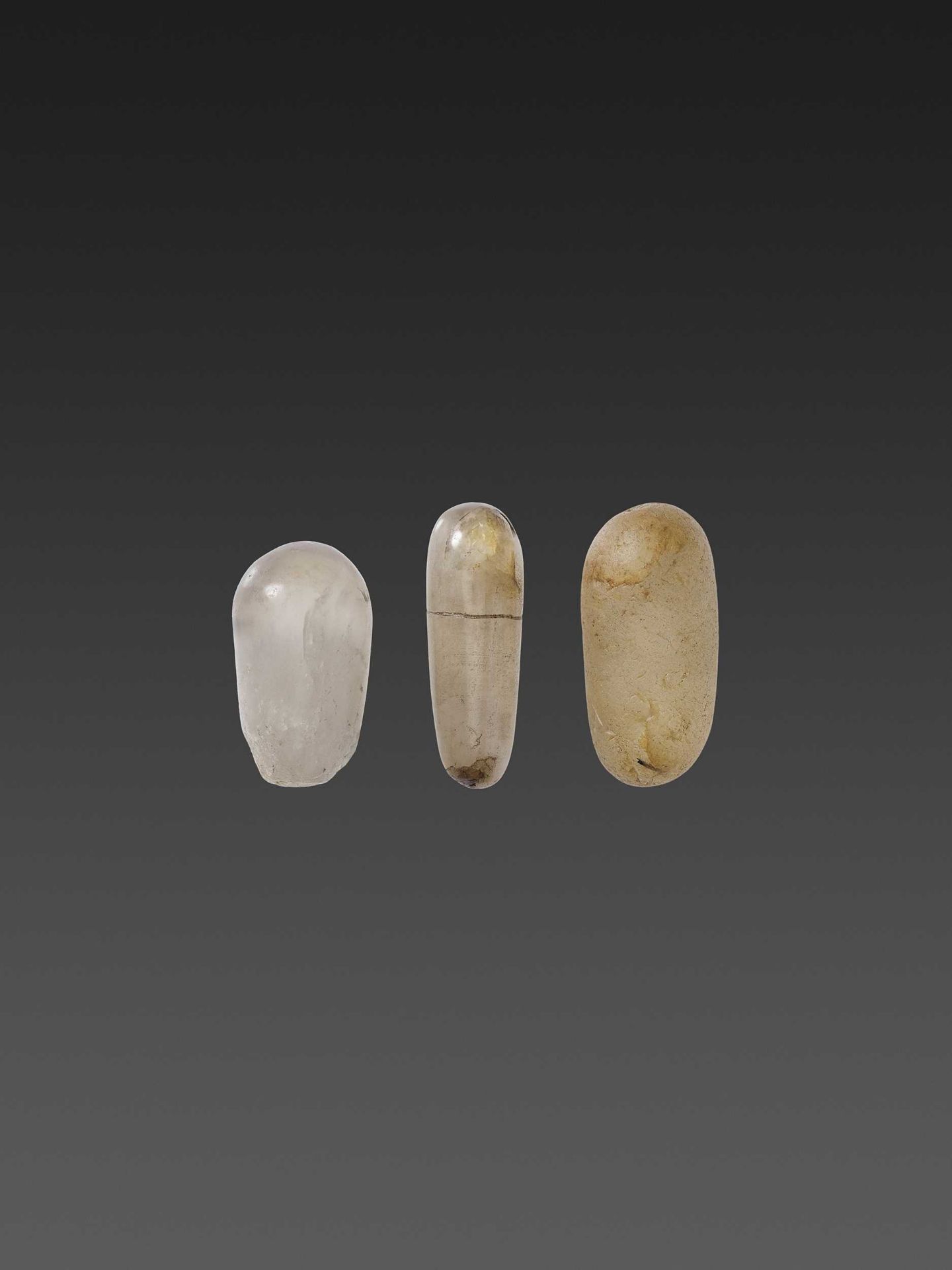 THREE KHMER EMPIRE ROCK CRYSTAL LINGAMS - Bild 5 aus 5