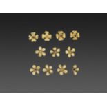 11 BACTRIAN GOLD ‘FLOWER’ GARMENT ORNAMENTS