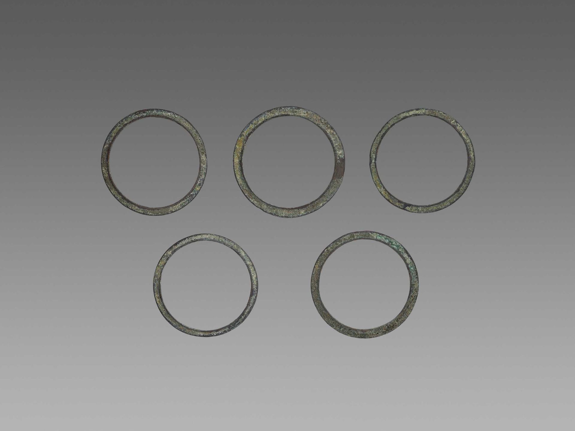 FIVE KHMER BRONZE BANGLES - Bild 5 aus 5