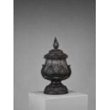 A HEAVY CHAM BRONZE ‘LOTUS’ VESSEL AND COVER