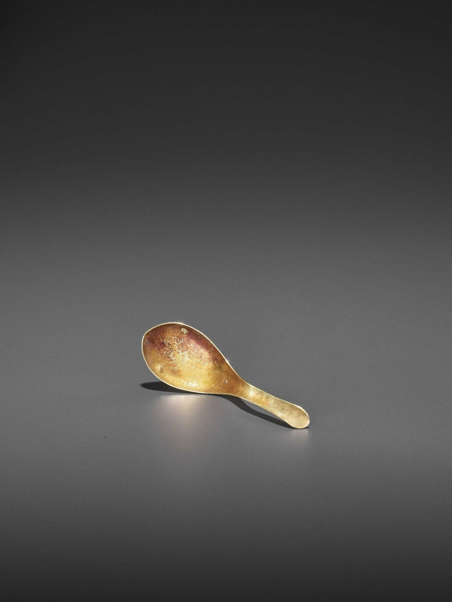 A VIETNAMESE GOLD MEDICINE SPOON, EX-COLLECTION BAO DAI - Bild 5 aus 5