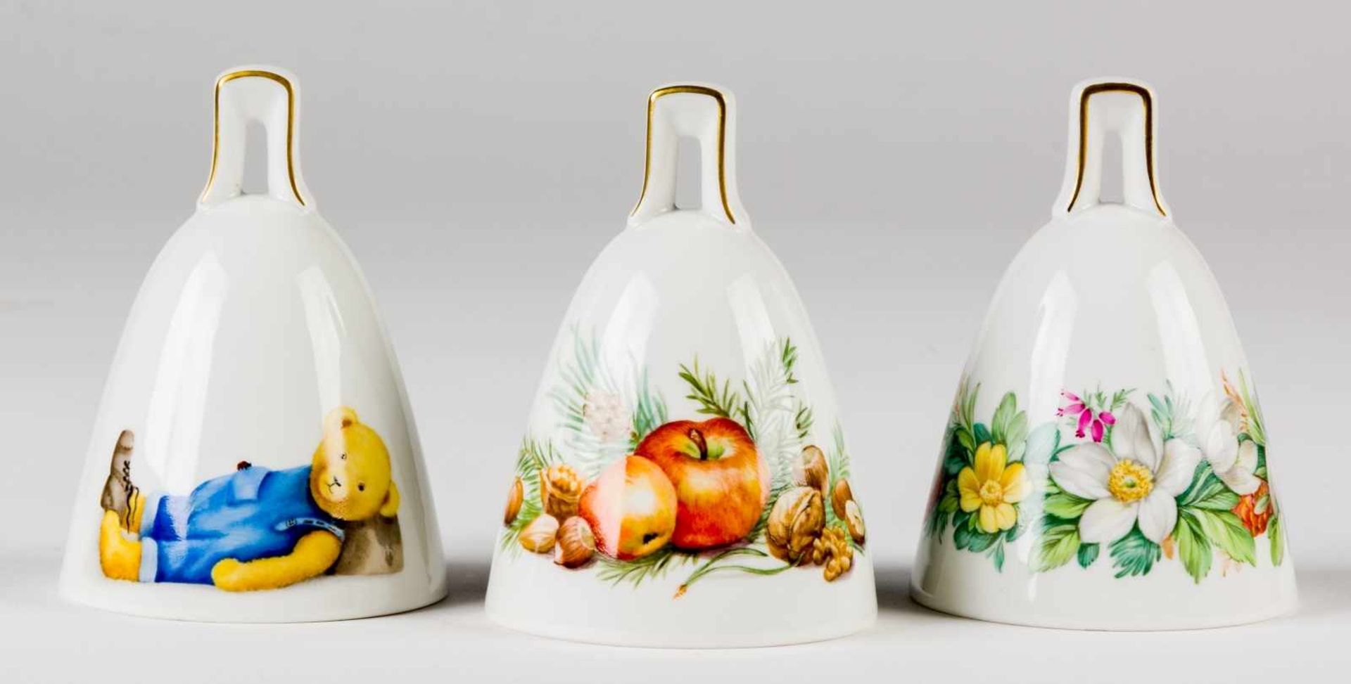 KPM Berlin: 3 bells, 2nd half of 20th c. Porcelain. Polychrome naturalistic fruit andflower painting