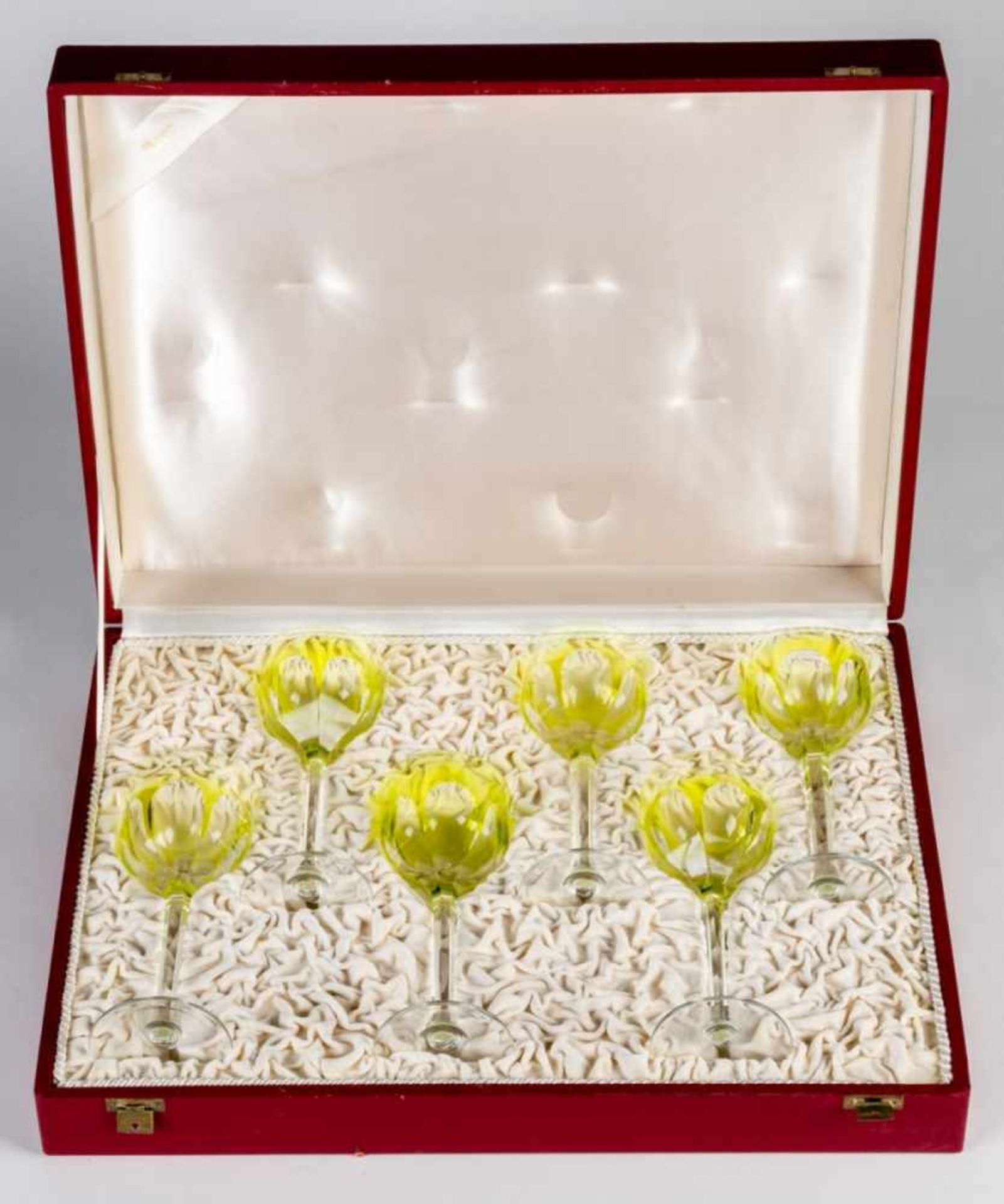 Very nice set of 6 white wine glasses MOSER-KARLSBAD, colourless crystal glass, olivegreen - Bild 2 aus 3
