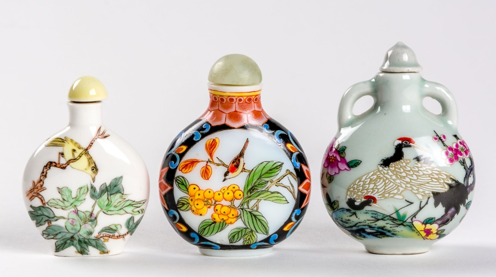 3 SNUFF BOTTLES MIT VOGEL-MOTIVEN