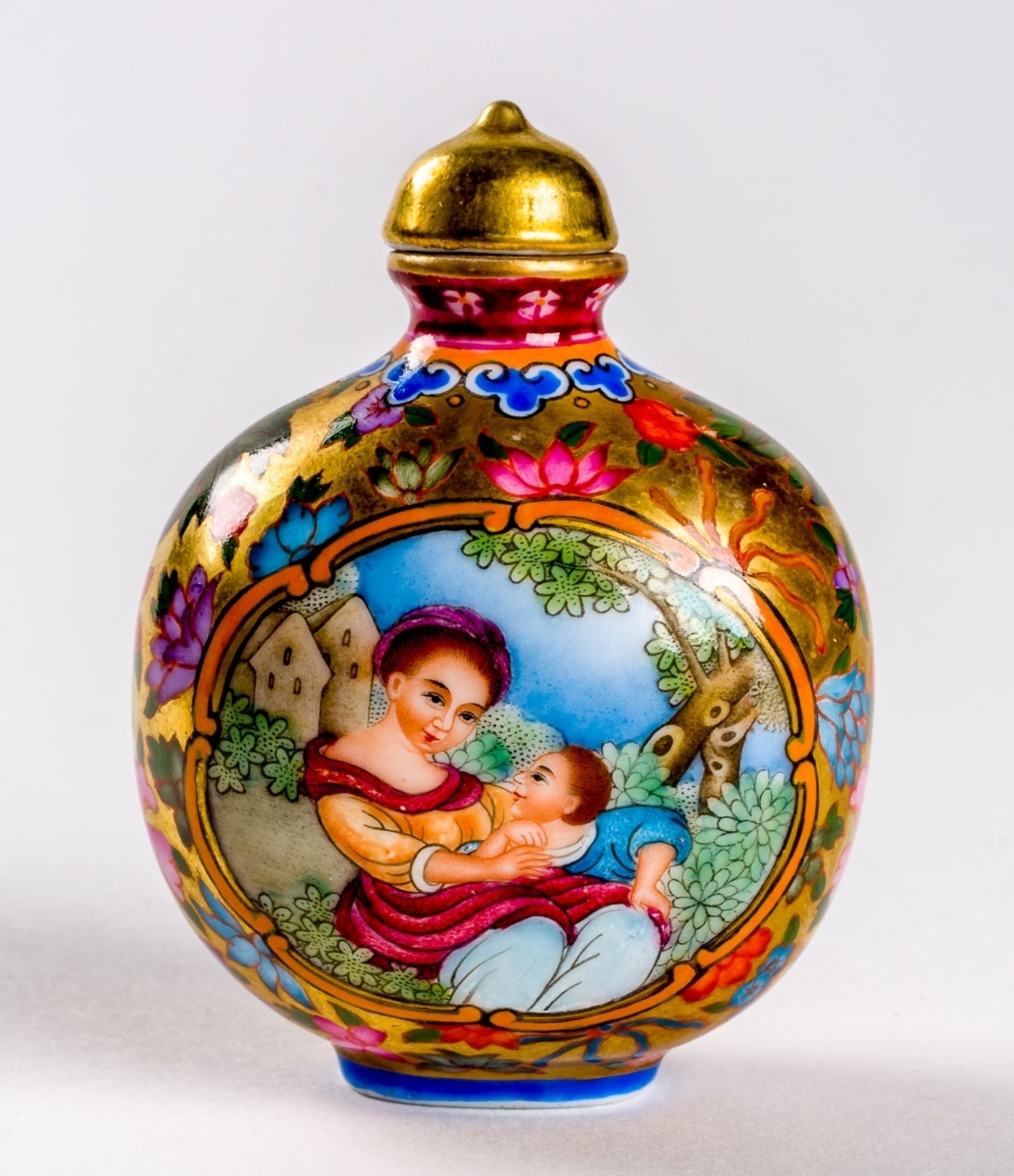 SNUFF BOTTLE