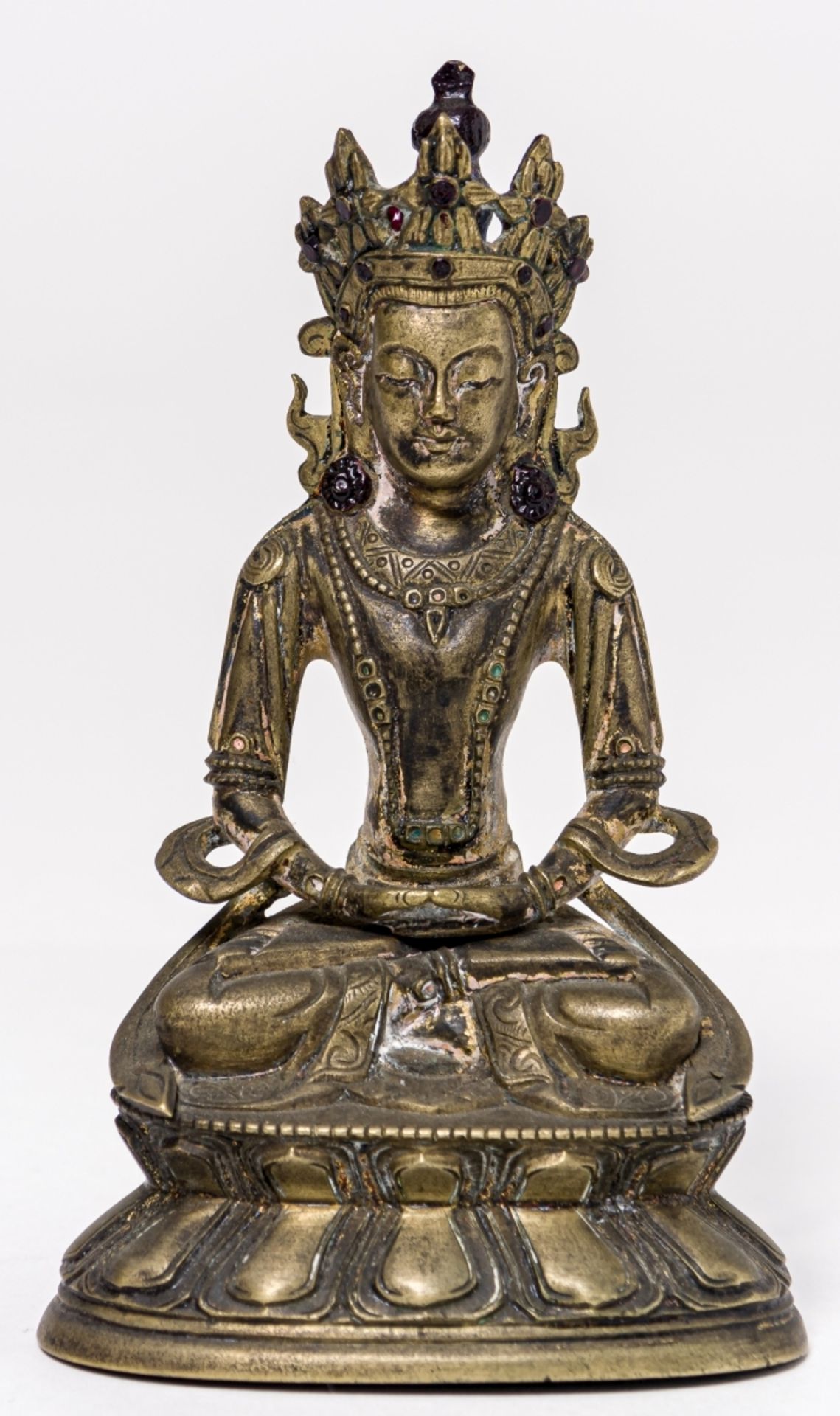 BUDDHA AMITAYUSChina / Tibet, Bronze, 19. Jh. oder älter7,5 x 6 x 12,5 cm, Gewicht: 240 gAm Kopf