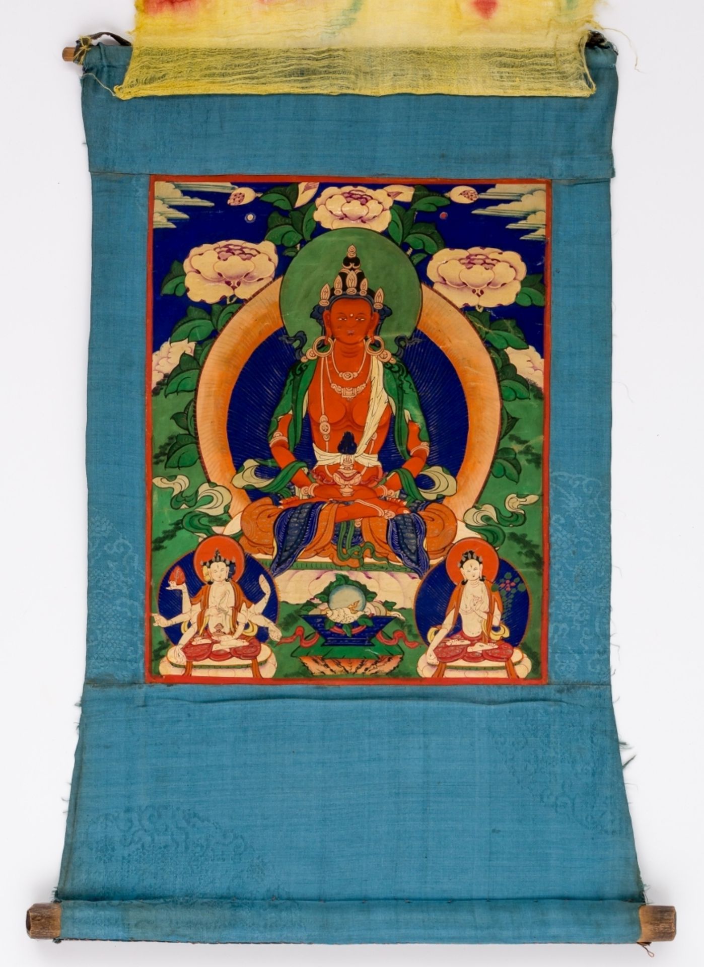 THANGKA MIT BUDDHA AMITABHAMongolei, wohl um 190052 x 34/39,5 cm, Bild: 30 x 24,5 cmProvenienz: - Bild 3 aus 3