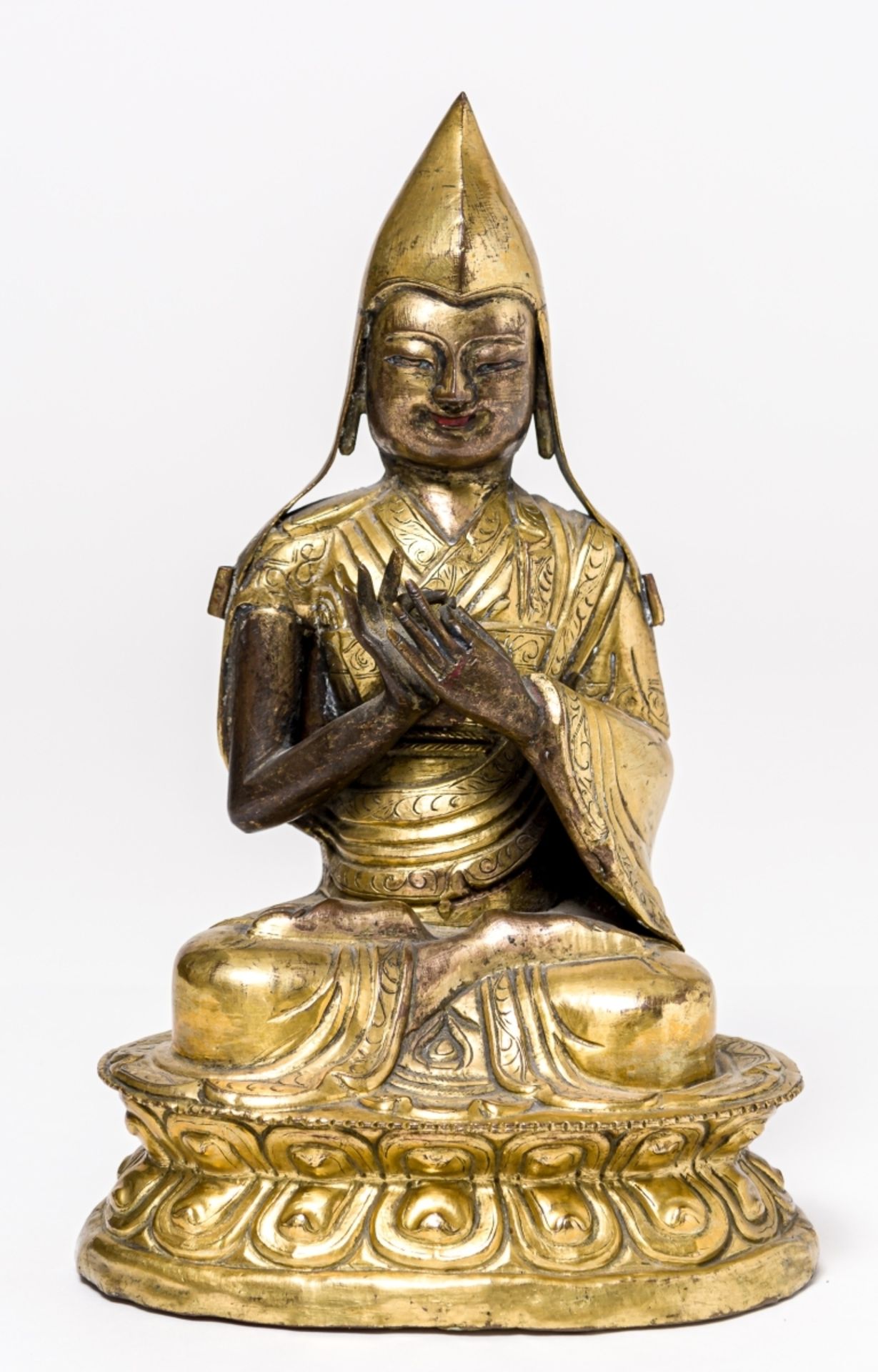 LAMA KHEDRUP JE (?)Tibet, Bronze, vergoldet, 19. Jh. oder älter12,5 x 10 x 20,5 cm, Gewicht: