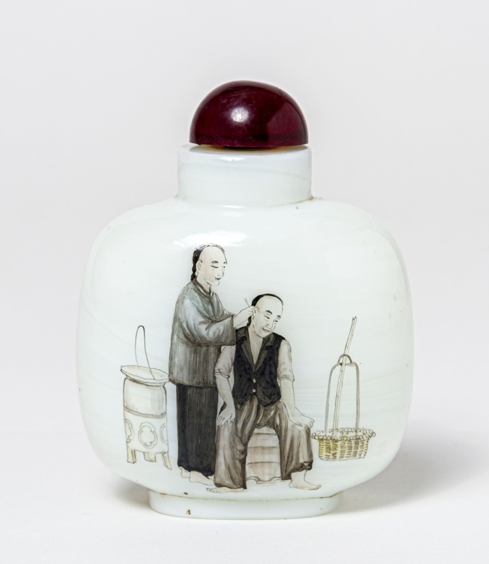 SNUFF-BOTTLEChina, Glas (?), wohl 19. Jh.Höhe: ca. 11 cm, Gewicht: 330gProvenienz: Mitteldeutscher