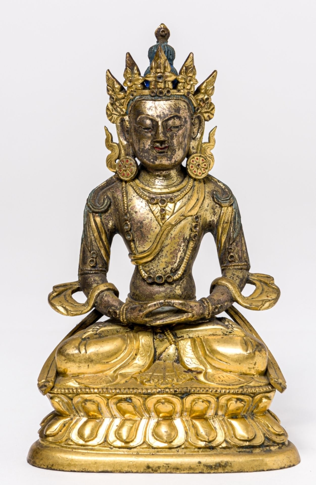 BUDDHA AMITAYUSChina / Tibet, Bronze, vergoldet, 19. Jh. oder älter11 x 7 x 17 cm, Gewicht: 650