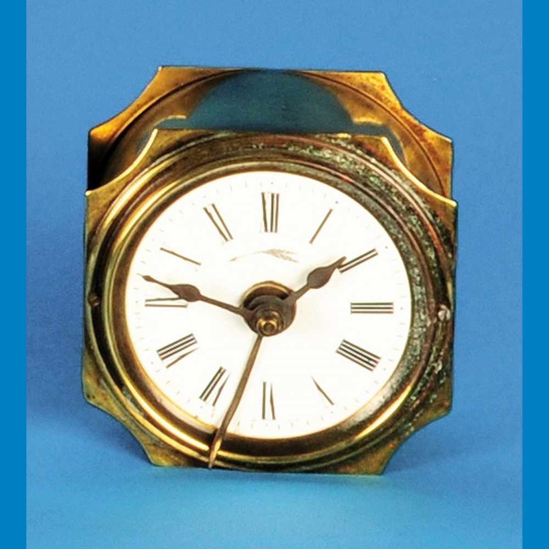 Small pendulum alarm clock, L. Maurel à ParisKleiner Pendel-Wecker, L. Maurel à Paris, rund