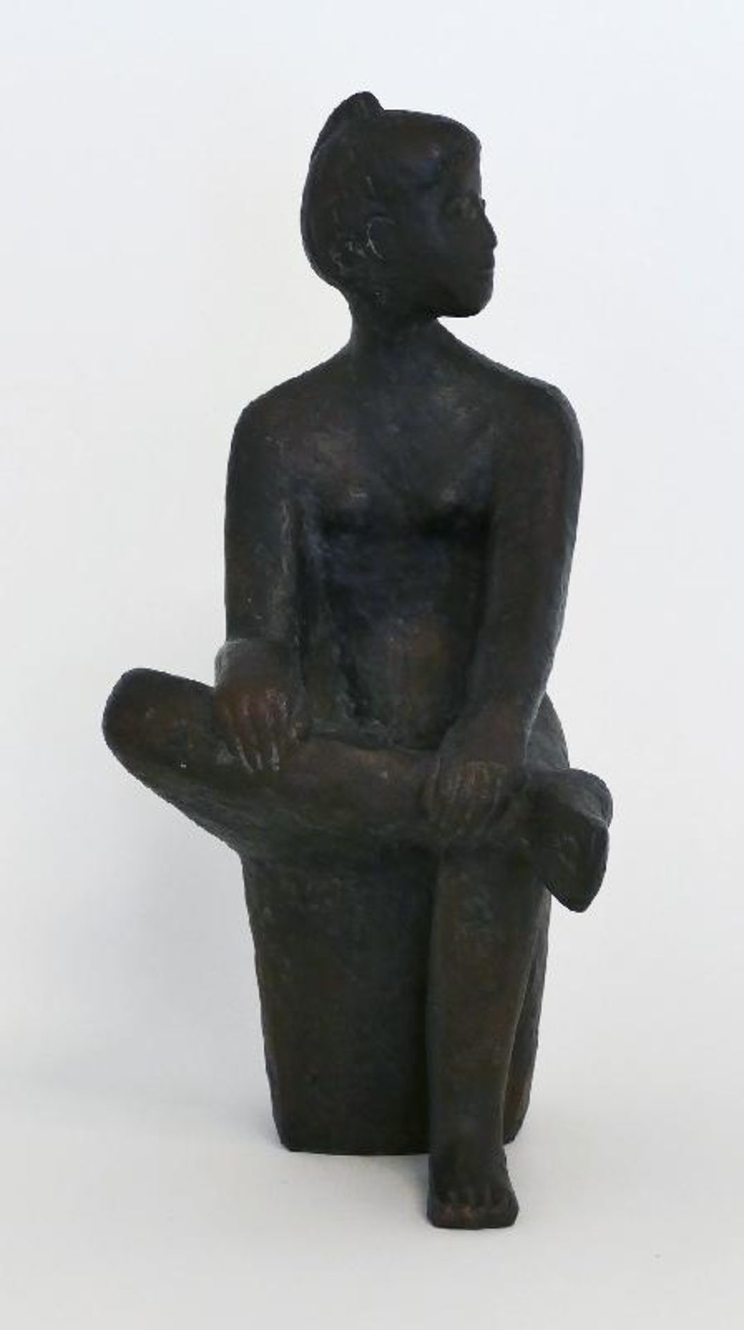 Voellner Gallus, Lieselotte (Berlin 1919 - 2003 Waldshut-Tiengen)UmschauendeBronze, 1981, h: 395 mm, - Image 2 of 6