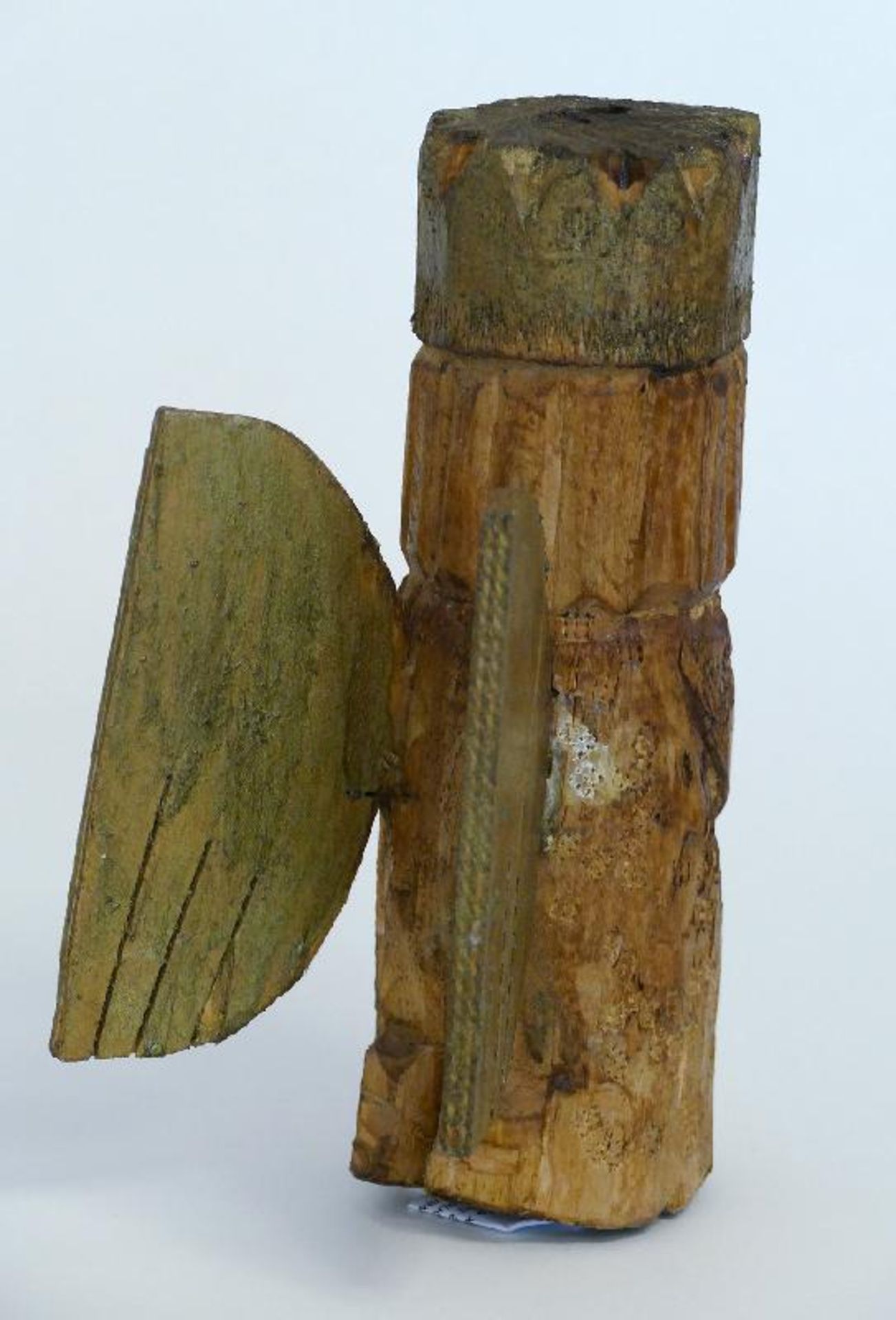 Hanschen, Hinrich (Gekrönter Engel)Holzskulptur (Erle), partiell bemalt, um 1970, h: 220 mm, b: - Image 3 of 3