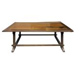 Table-fratino walnut floor and olive burl, end of the seventeenth century. Four-leg torchon with