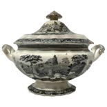 Tureen with landscapes in the colors of white and gray, England, XX century. H cm 30x 38x32.