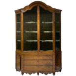Showcase with rosewood inlaid and light wood structure, Holland, late seventeenth / early