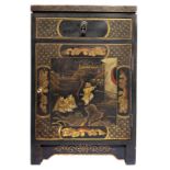 Chinese lacquered cabinet with genre scenes. 40s. H 63 Cm, Cm 40x35