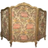 Screen with three doors, late nineteenth century. Upholstery floral. H cm 120x166.
