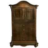 Chiffonier in mahogany, mid-nineteenth century Sicily. Two doors, five drawers. H cm 185x107x50.