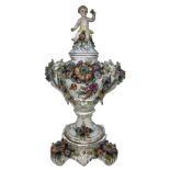 Potiche in Vienna porcelain with floral decorations. Nineteenth century. With socket shaped