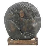 Bronze Round "Nude woman". Emilio Greco (Catania, 1913 - Rome, 1995). Signed