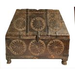 Carved wooden casket, the sixteenth century. H cm 40X43X23,