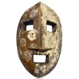 Ancient ritual mask sumbwa with kaolin decoration. Tanzania nineteenth / twentieth century, 26 x 16