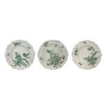 3 Wall plates in majolica Cerreto, eighteenth century. Decor in green monochrome and scalloped