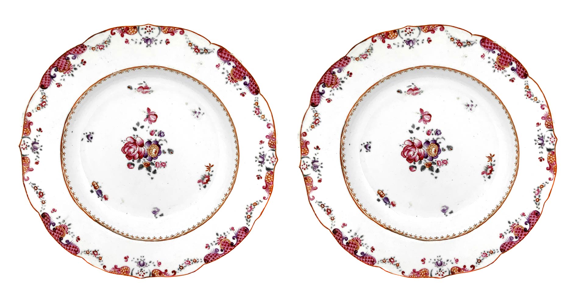 Pair of porcelain plates, rose family, China, seventeenth century. Decorated in the center and on