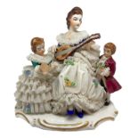 Capodimonte porcelain statue depicting two children. H cm 15. Minimum flaws