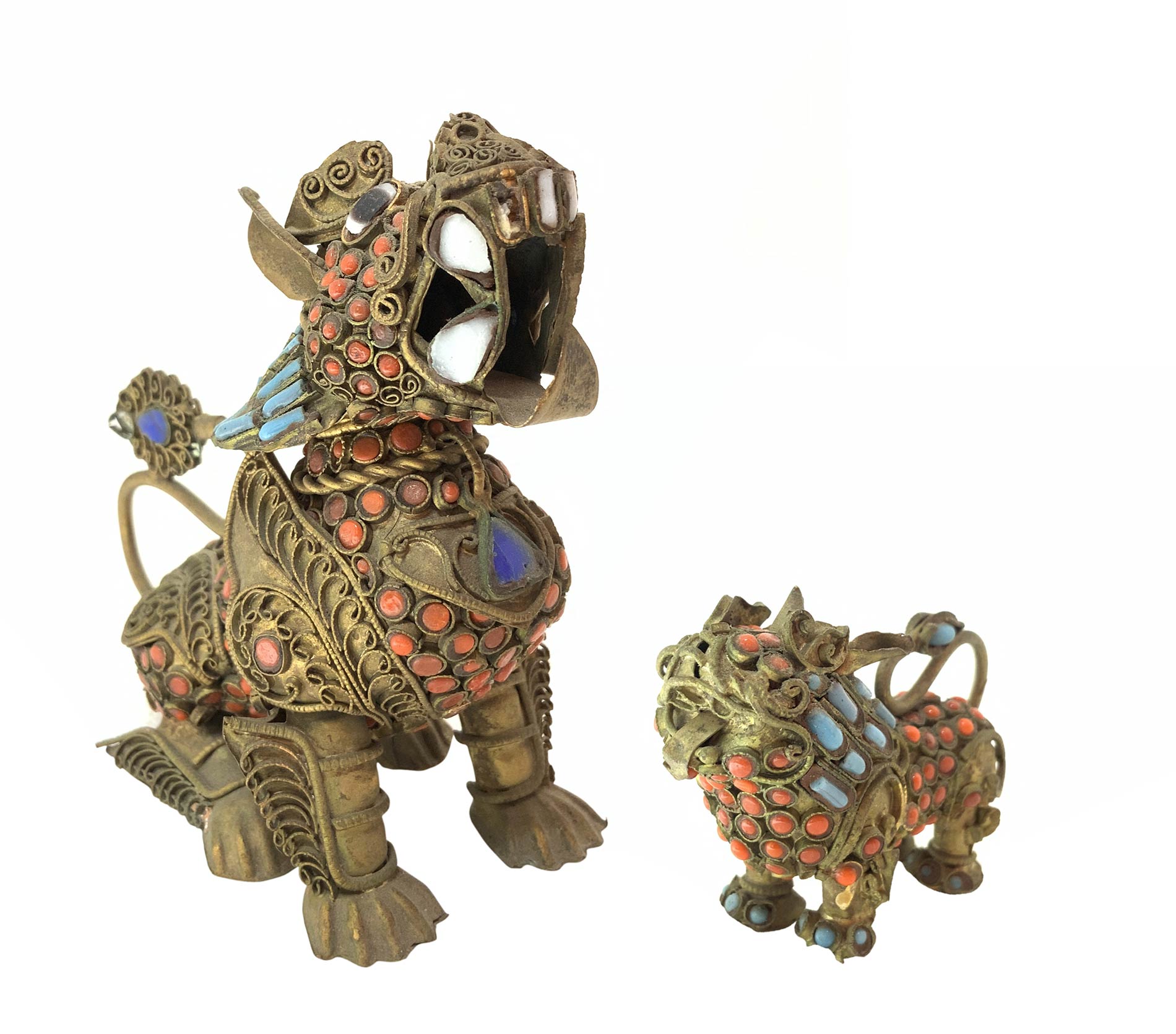 Pair of chinese brass Pho / Fo / Foo Dog with coral, turquoise and lapislazuli details, China,