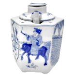 Chinese teapot in blue and white porcelain, seventeenth century, China (Manchuria). H 14 cm.