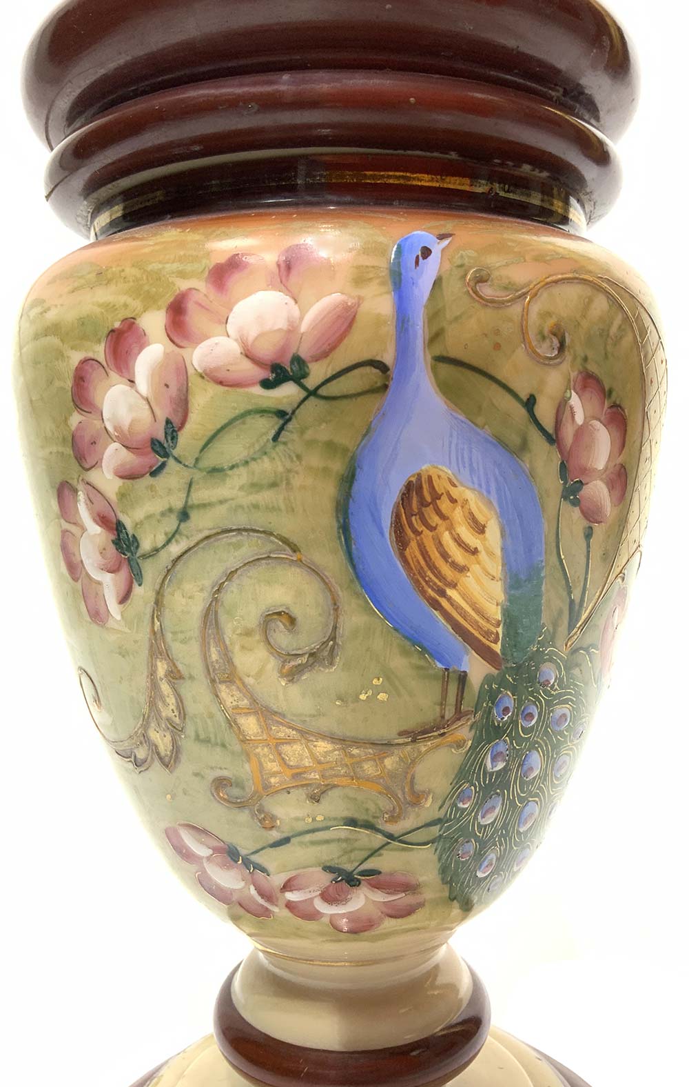Oil lamp with peacocks decorations and floral carvings glass cup, XX century. H 56 cm. - Image 4 of 6