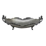 Centerpiece in silver 800, two-handled with hammered surface. H cm 9x26x13,5. 300 Gr.