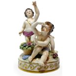 Capodimonte porcelain statuette depicting cherubs. H 14 cm.